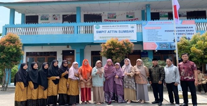 Pelatihan Microlearning Tim Dosen Universitas PGRI Sumatera Barat di SMP IT ATTIN Sumbar untuk Meningkatkan Efektivitas Pembelajaran IPA Terpadu
