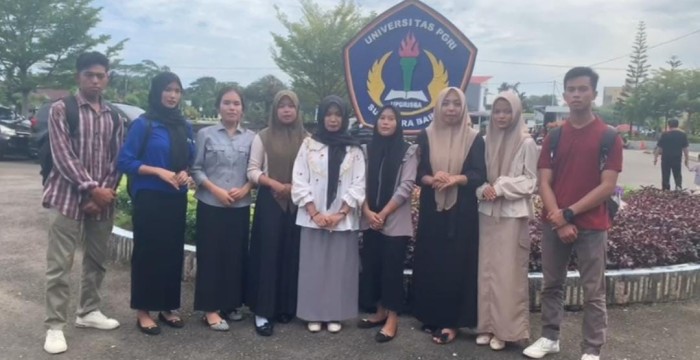 Mahasiswa Universitas PGRI Sumatera Barat Terima KIP-K dari Bunda Lisda Hendrajoni