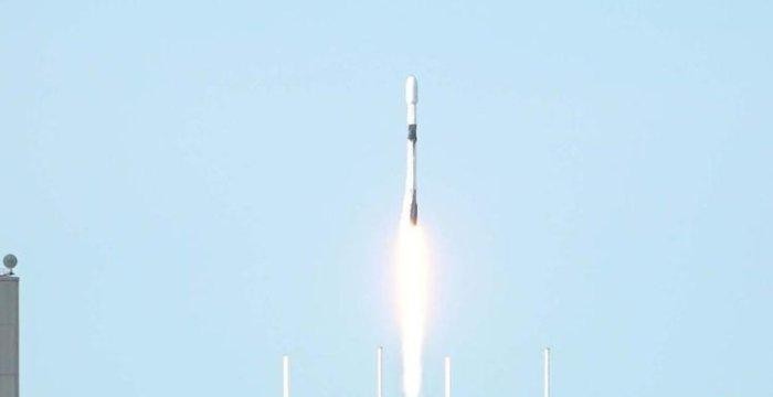 Peluncuran satelit pertama indonesia di amerika.