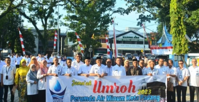 Umrohkan Karyawan  Memasuki Pensiun, Wako  Hendri Septa Apresiasi  Perumda Air Minum Kota  Padang